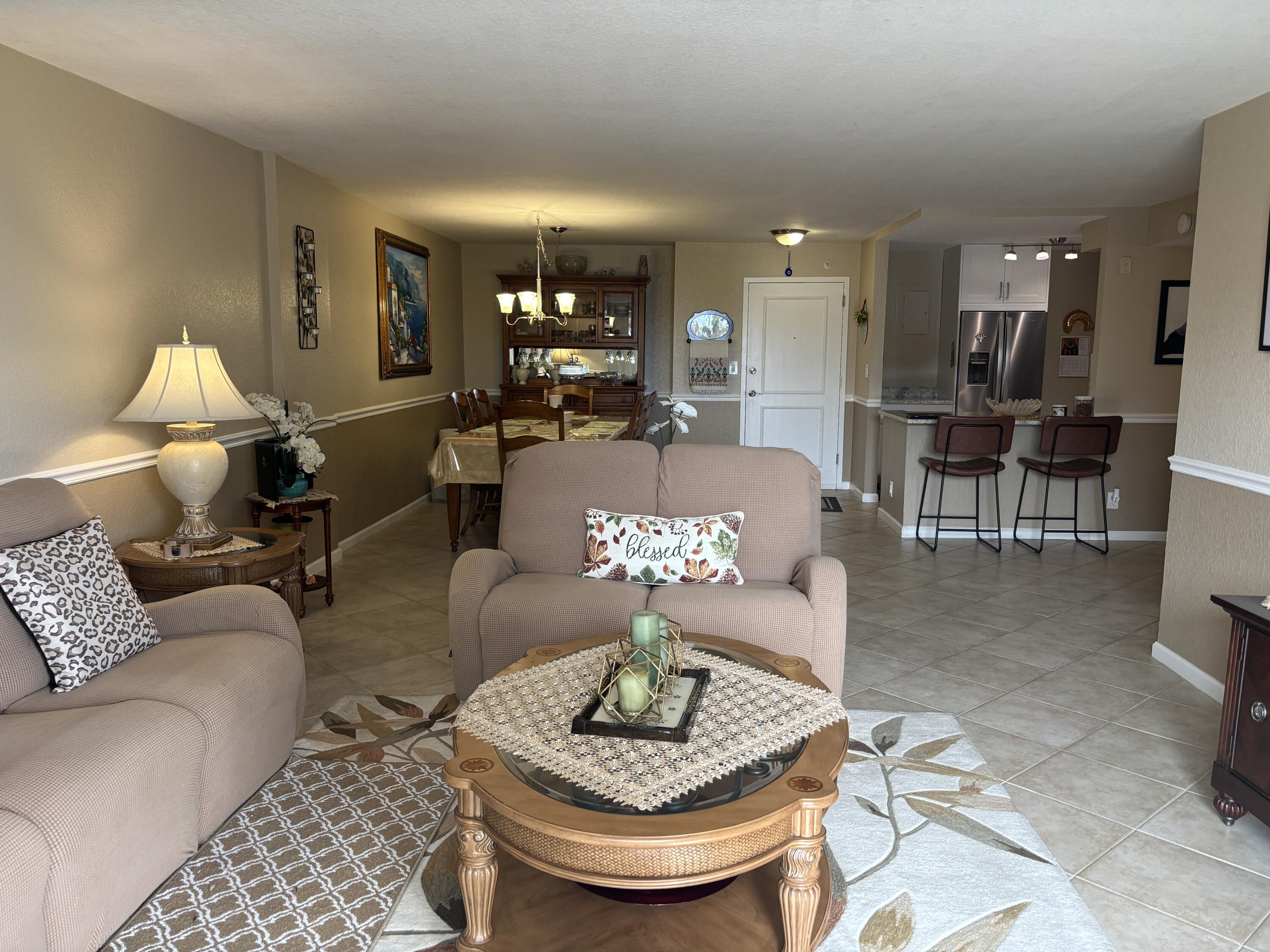 1000 Spanish River Road, Unit 3C Boca Raton, FL 33432 - Photo 7 of 21 LIVING ROOM
