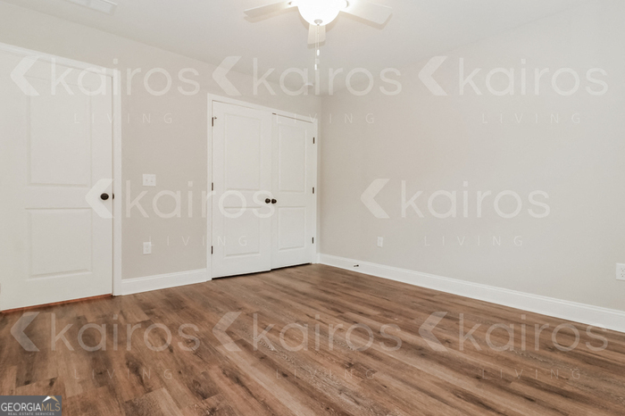 155 Cottage Grove Road Brunswick, GA 31525 - Photo 13 of 16 a view of an empty room