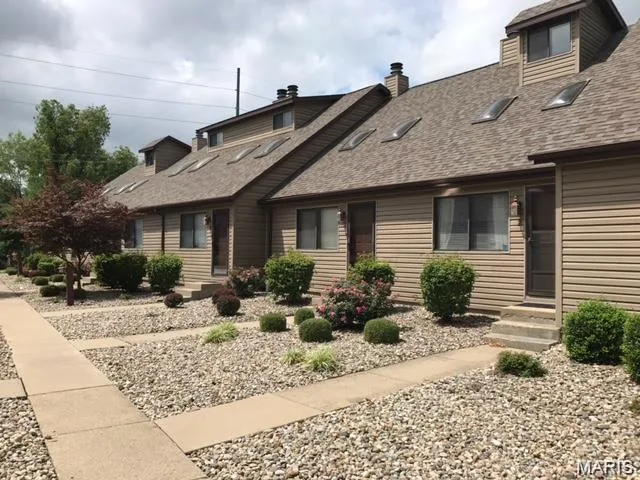 $129,000 | 405 Ponderosa Avenue, Unit 4, O'Fallon, IL 62269