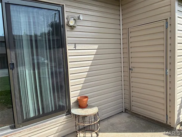 $126,000 | 405 Ponderosa Avenue, Unit 4, O'Fallon, IL 62269