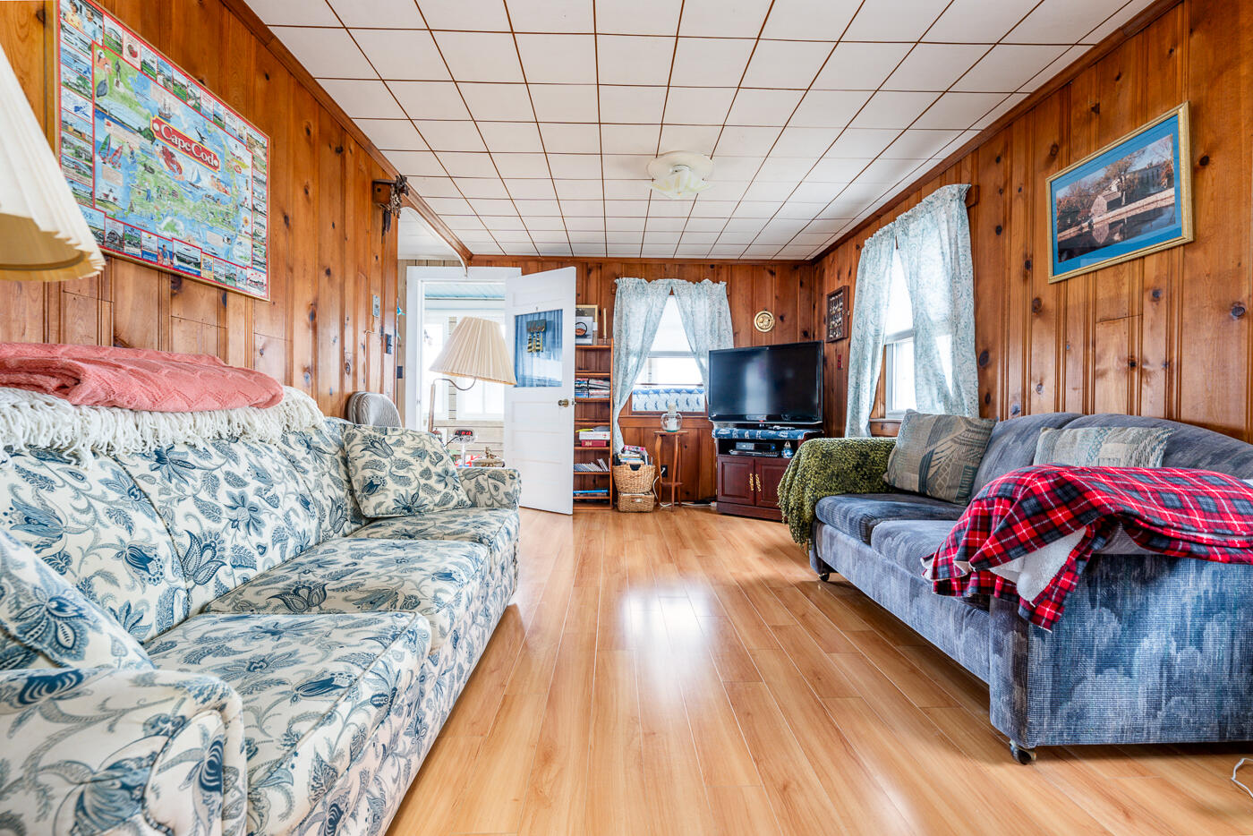 90 Town Neck Road Sandwich, MA 02563 - Photo 24 of 34 livroom4