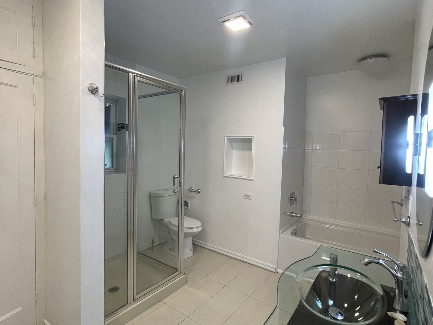 8258 South Rhodes Avenue Chicago, IL 60619 - Photo 9 of 13 Gallery Image 9