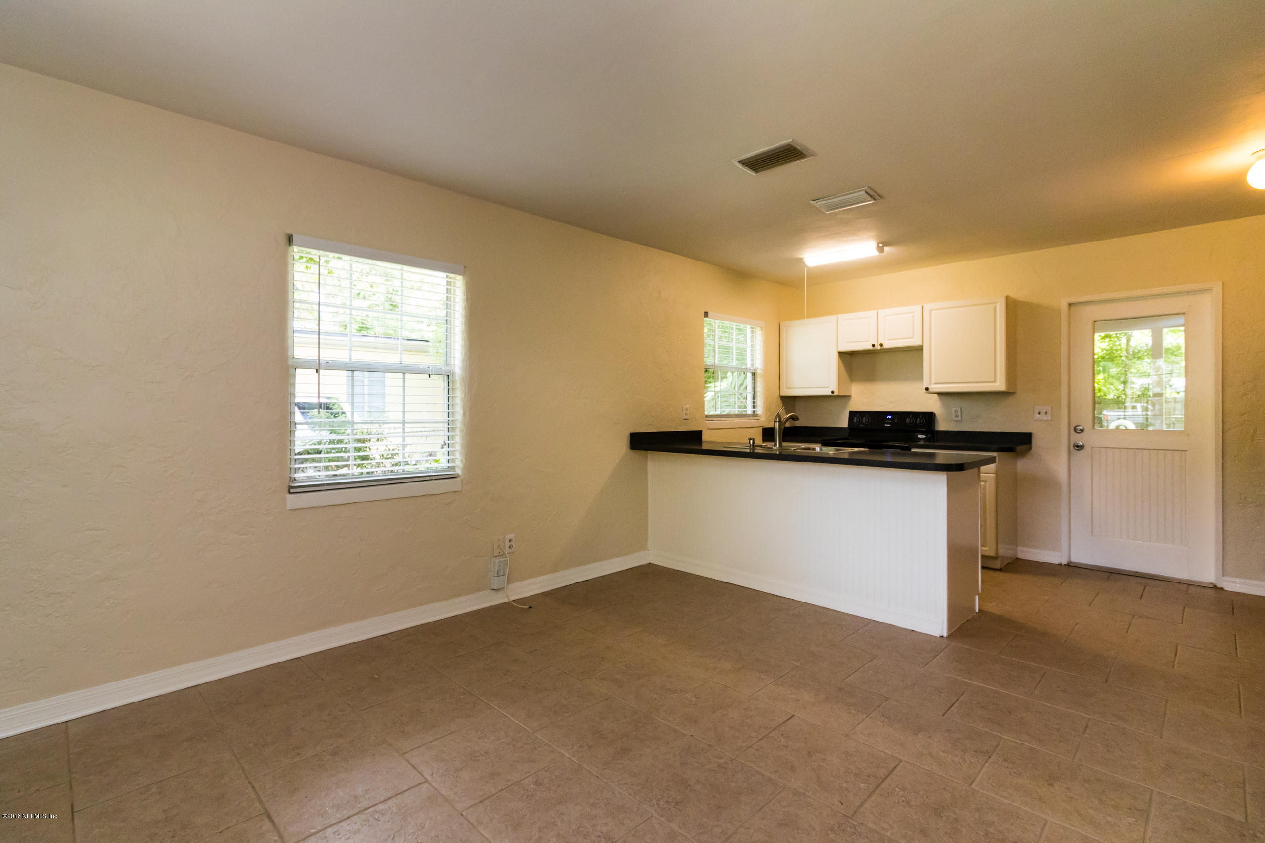 9720 Banks Road Jacksonville, FL 32246 - Photo 7 of 27 Living Room