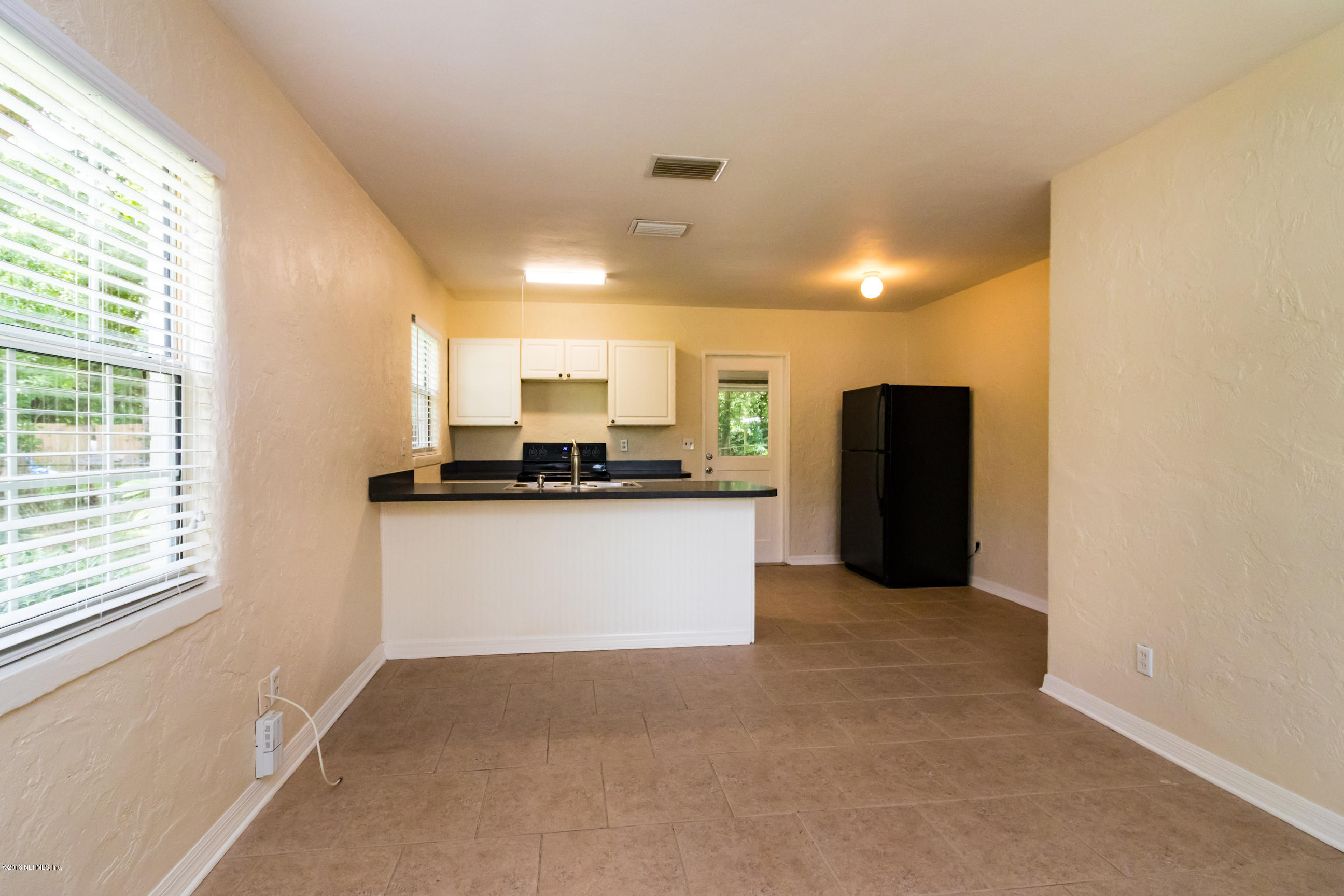 9720 Banks Road Jacksonville, FL 32246 - Photo 8 of 27 Living View 2