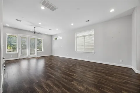 $3,000 | 4107 Austin Street, Houston, TX 77004