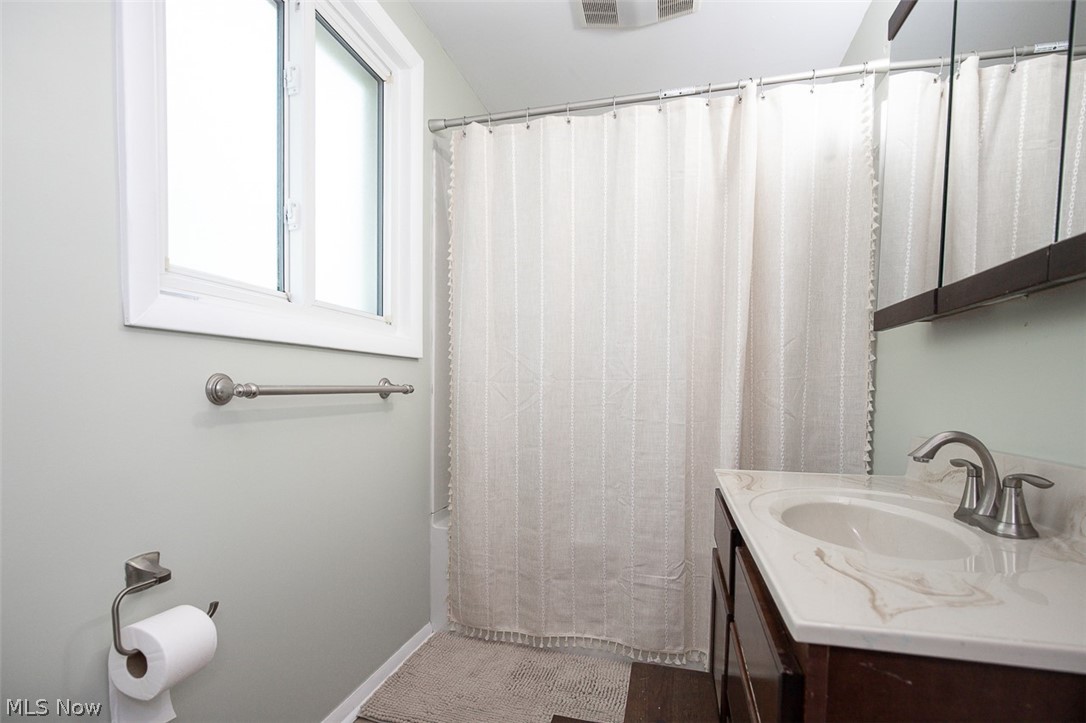 1724 Wiltshire Road Akron, OH 44313 - Photo 17 of 31