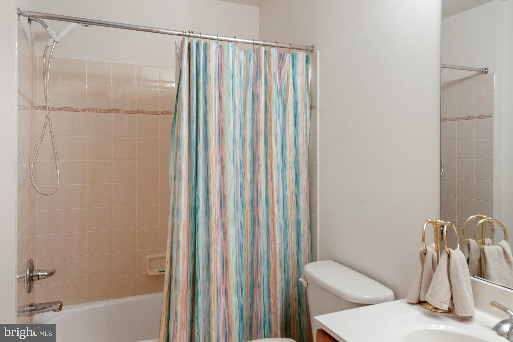 91 Nathaniel Road Southampton, PA 18966 - Photo 16 of 24 Upstairs Bathroom