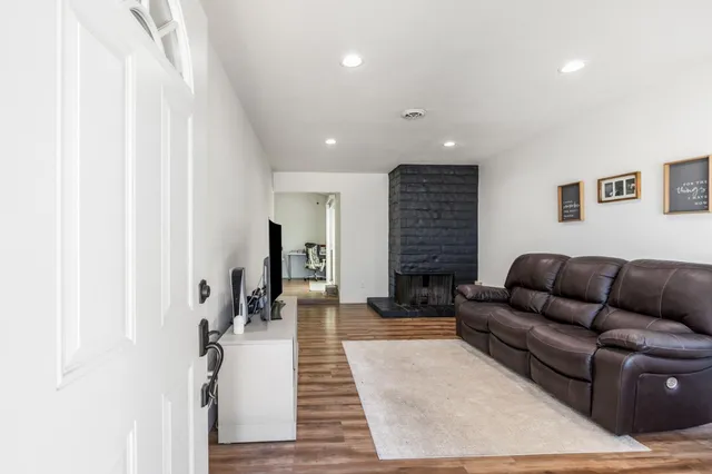 $2,700 | 803 California Street, Woodland, CA 95695