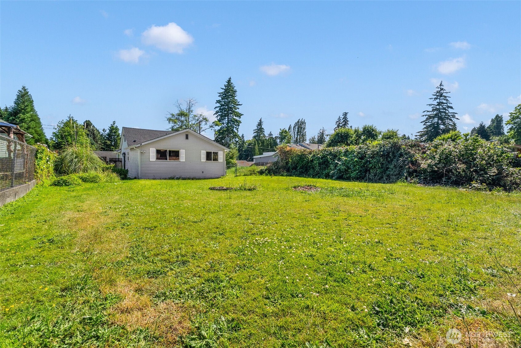 2432 Northeast Franklin Street Bremerton, WA 98310 - Photo 15 of 25