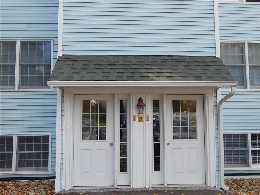 574 Main Street, Unit 102 Damariscotta, ME 04543 - Photo 2 of 27 Unit 102 has a shared access with...