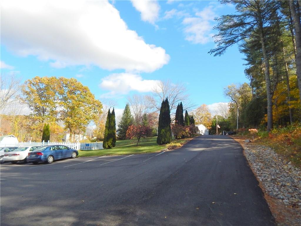 574 Main Street, Unit 102 Damariscotta, ME 04543 - Photo 25 of 27 Nicely landscaped entrance