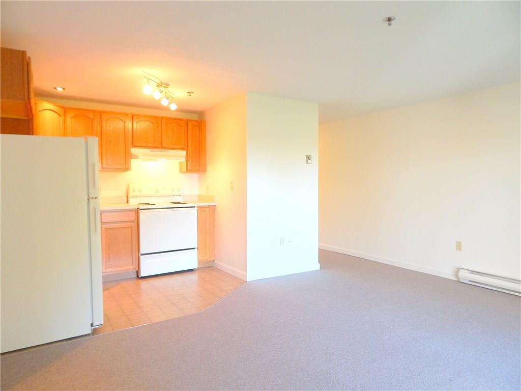 574 Main Street, Unit 102 Damariscotta, ME 04543 - Photo 4 of 27 Freshly painted. new carpets,...
