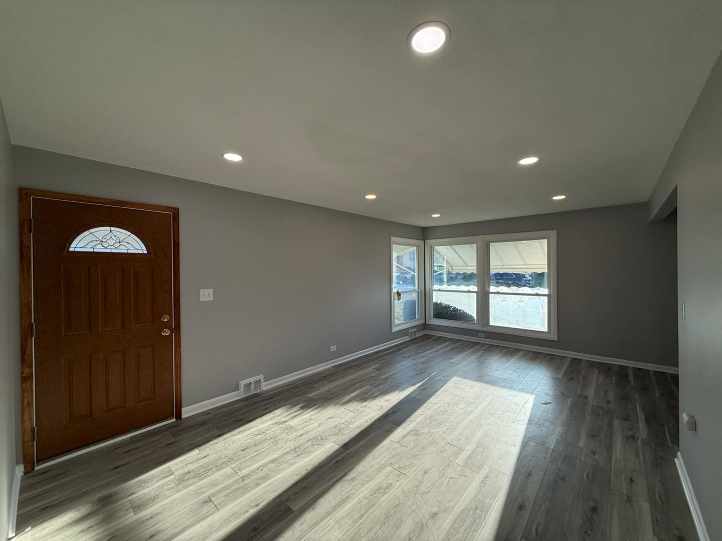 421 Hyde Park Avenue Hillside, IL 60162 - Photo 4 of 14