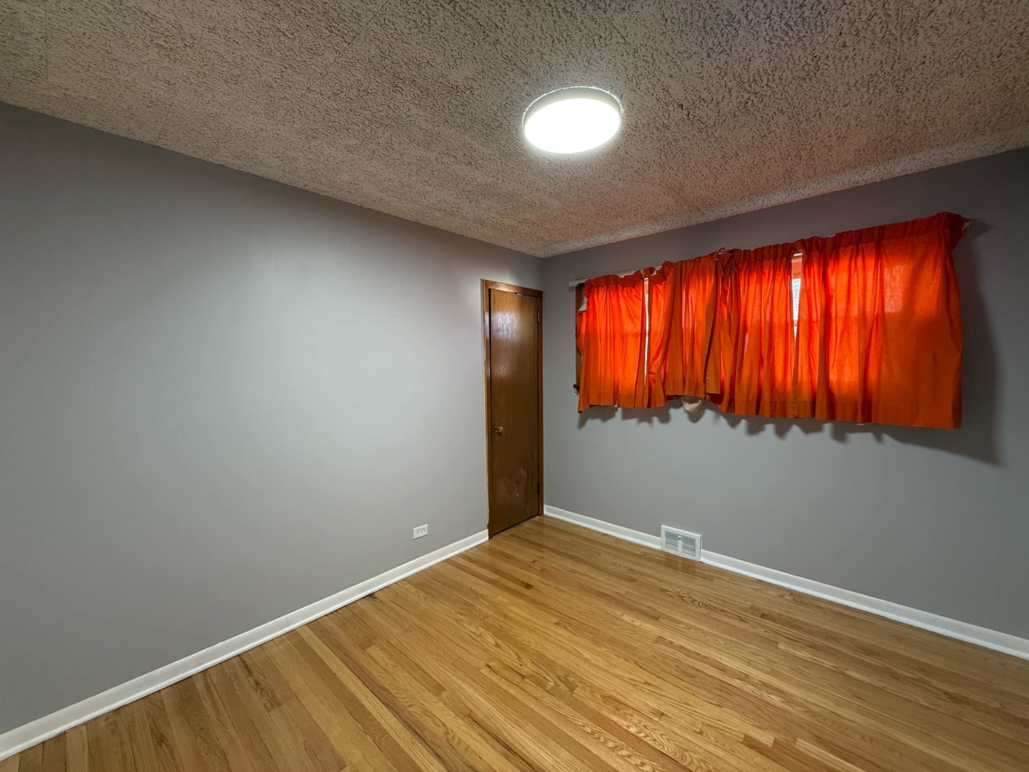 421 Hyde Park Avenue Hillside, IL 60162 - Photo 8 of 14