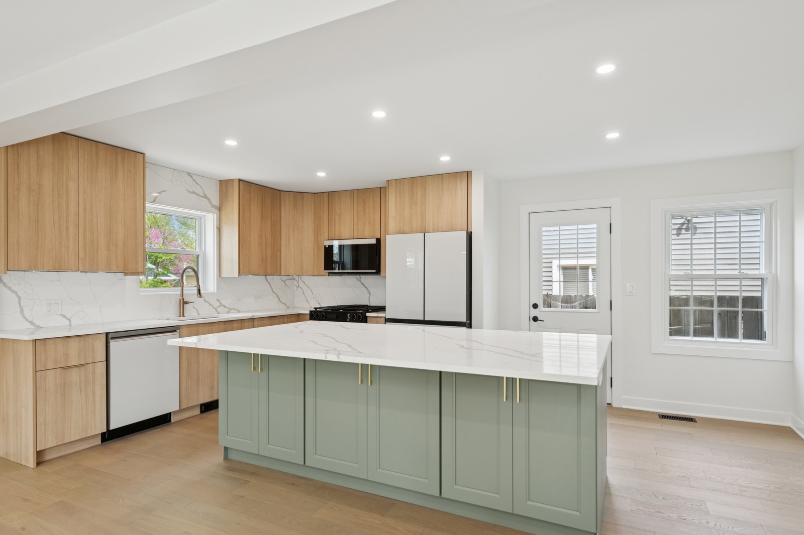 1929 South Ashland Avenue Park Ridge, IL 60068 - Photo 4 of 18 a kitchen with counter top space sink and refrigerator
