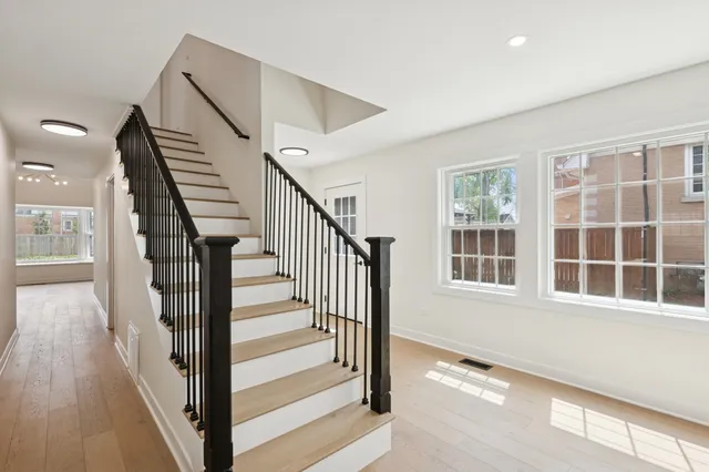 $739,900 | 1929 South Ashland Avenue, Park Ridge, IL 60068