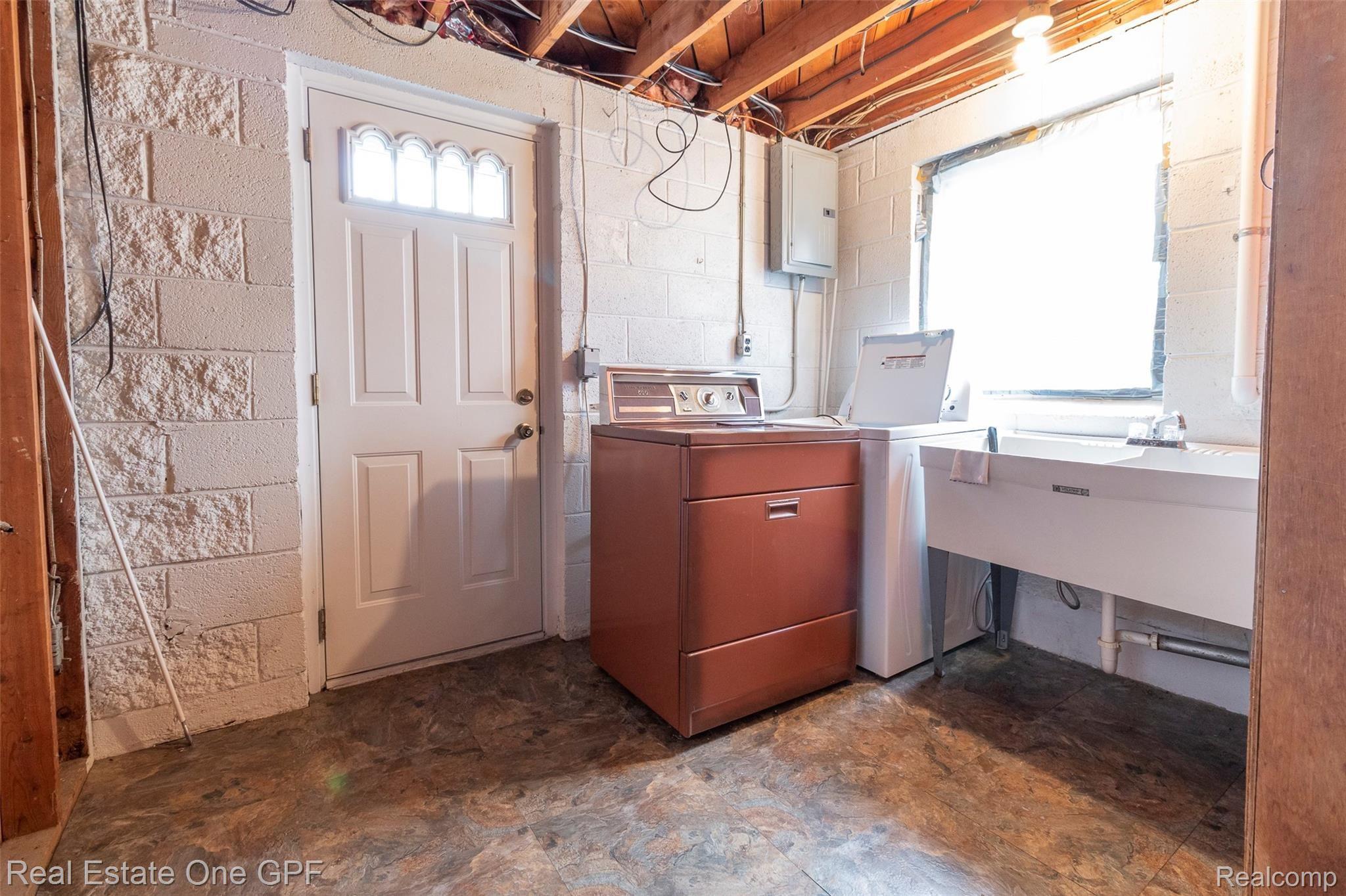 18210 Rainbow Road Fraser, MI 48026 - Photo 17 of 41 018- 18021 Rainbow Road - OnDemand Pix Photography.jpg
