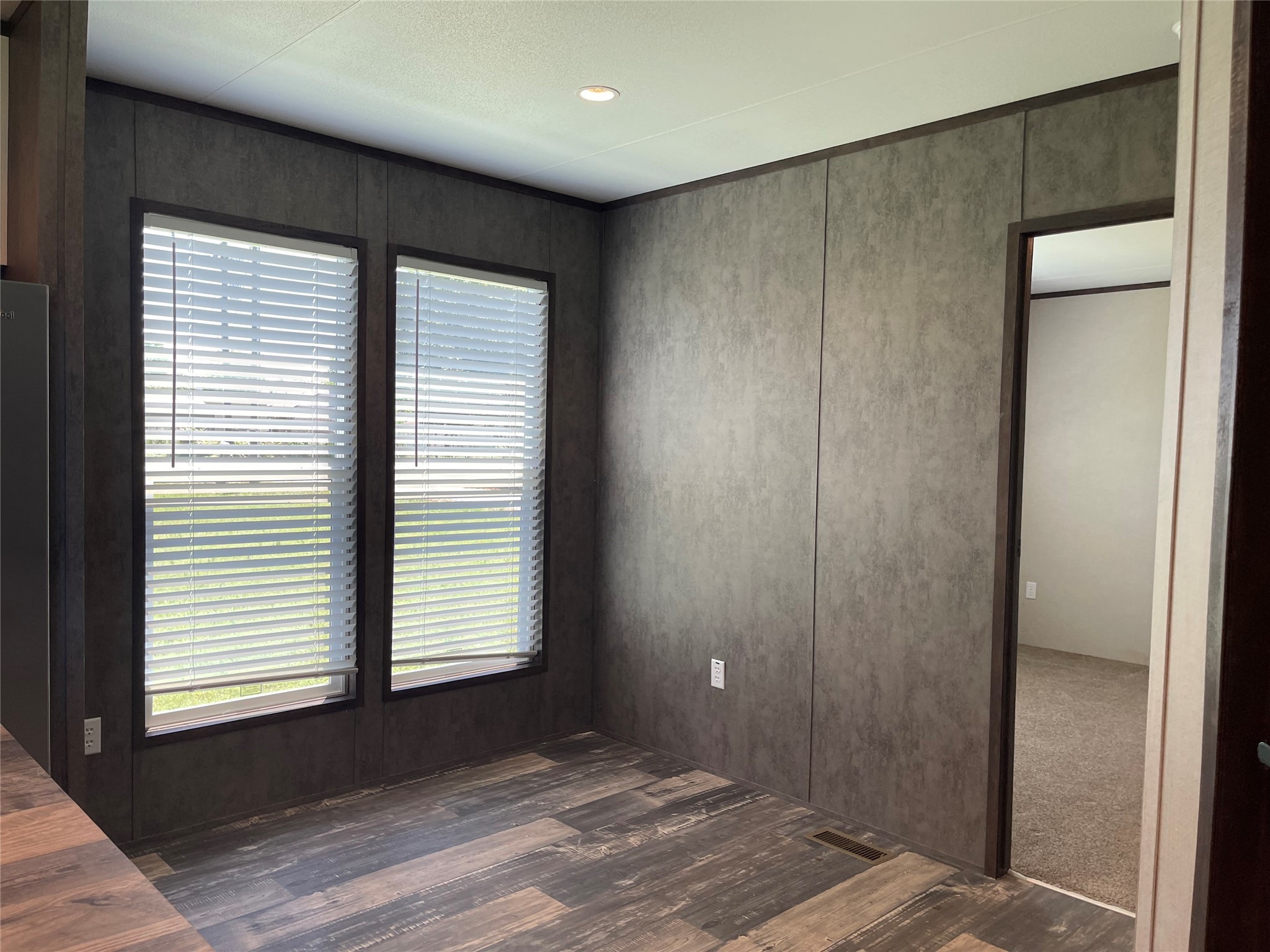 322 College Street Fairfield, TX 75840 - Photo 15 of 34 a view of an empty room with a window