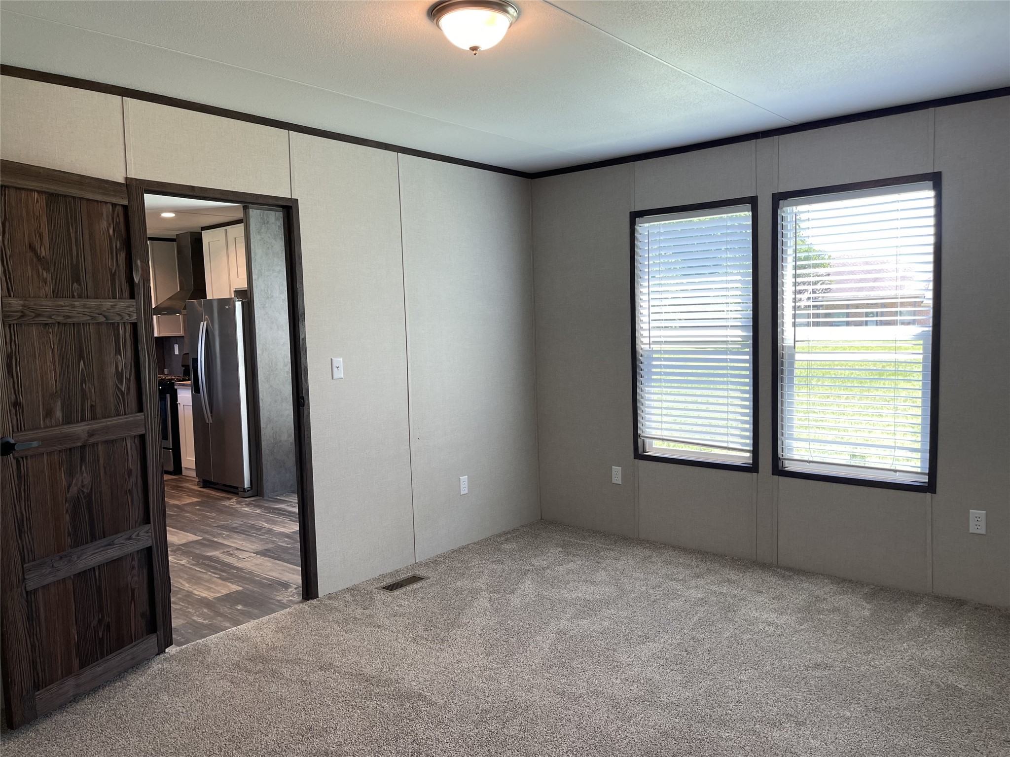322 College Street Fairfield, TX 75840 - Photo 18 of 34 a view of empty room with window