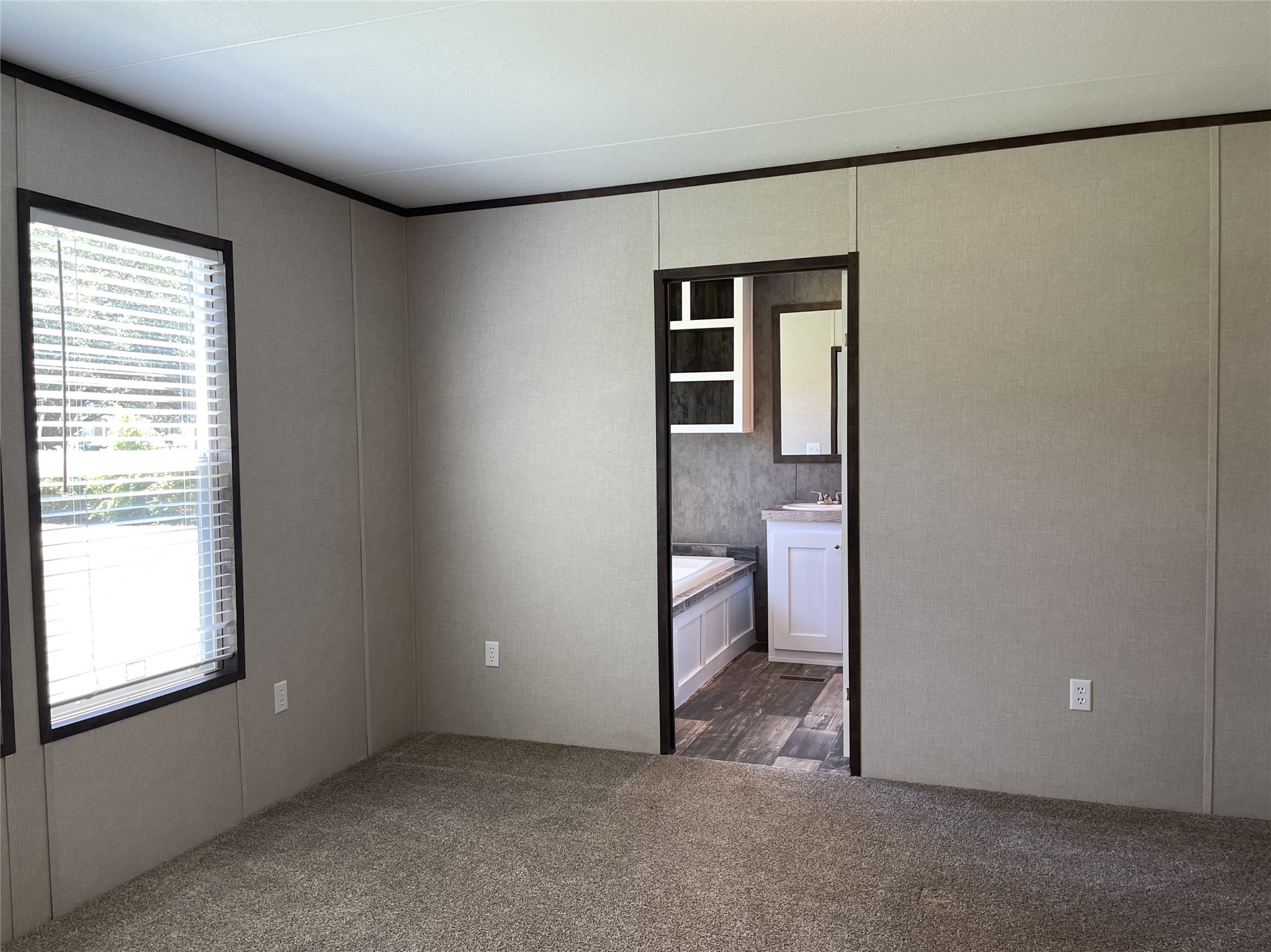 322 College Street Fairfield, TX 75840 - Photo 19 of 34 a view of an empty room with a window