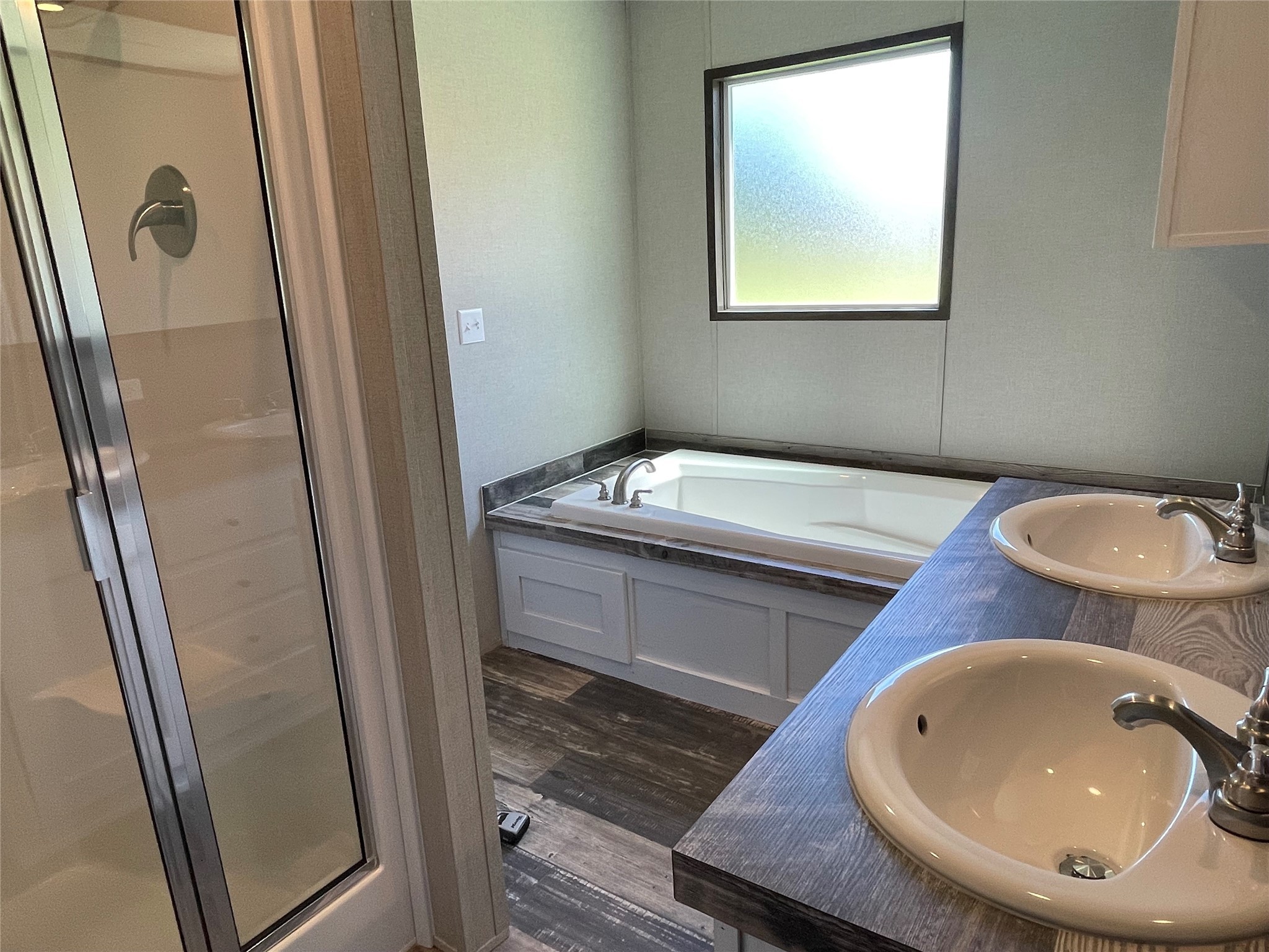 322 College Street Fairfield, TX 75840 - Photo 20 of 34 a bathroom with a sink and mirror