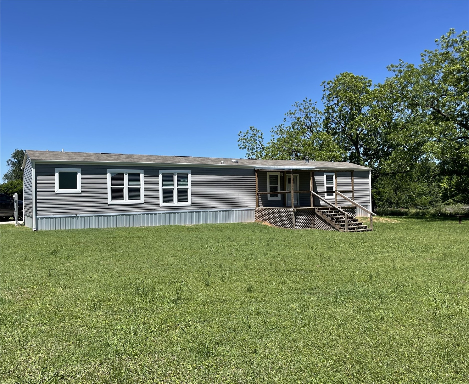 322 College Street Fairfield, TX 75840 - Photo 29 of 34 a front view of a house with a garden