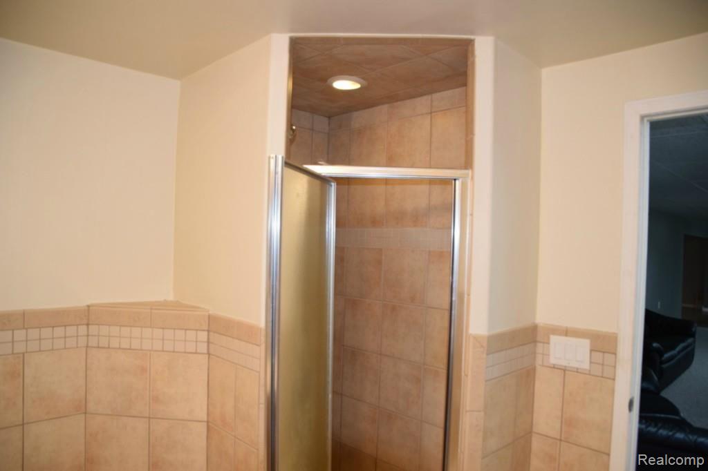 64110 Hartway Road Ray, MI 48096 - Photo 31 of 49 ALLBathroom (1) (1280x853).jpg