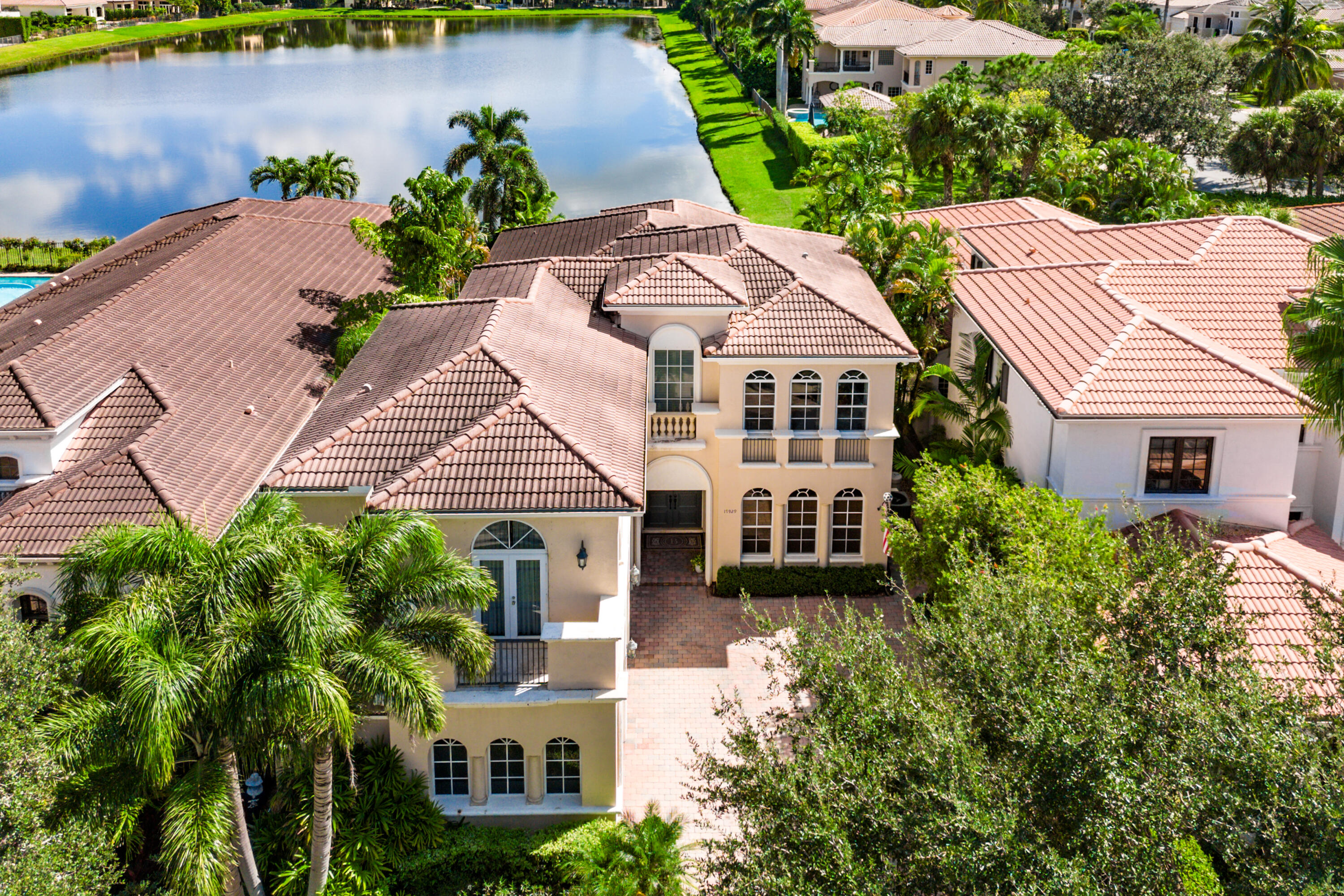17929 Villa Club Way Boca Raton, FL 33496 - Photo 2 of 98 065-17929VillaClubWay-BocaRaton-FL-33496