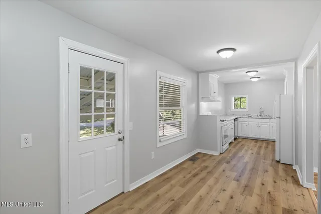 $1,600 | 324 Court Street, Raymond, MS 39154