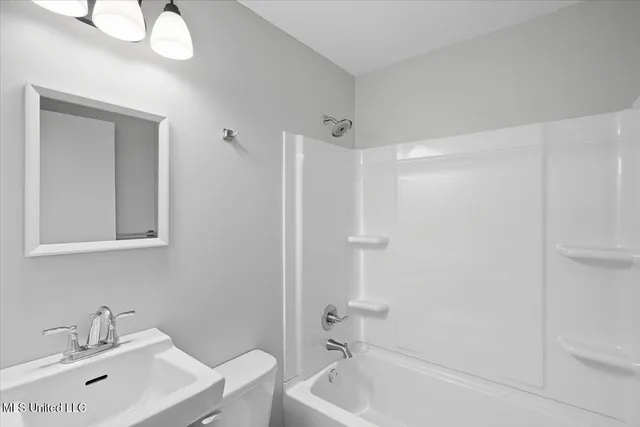 $1,600 | 324 Court Street, Raymond, MS 39154