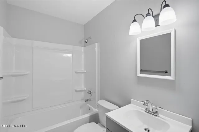 $1,600 | 324 Court Street, Raymond, MS 39154