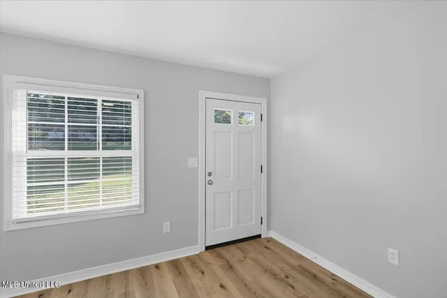 $1,600 | 324 Court Street, Raymond, MS 39154