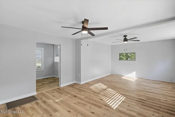 $1,600 | 324 Court Street, Raymond, MS 39154