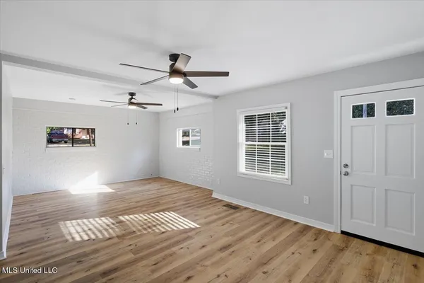 $1,600 | 324 Court Street, Raymond, MS 39154