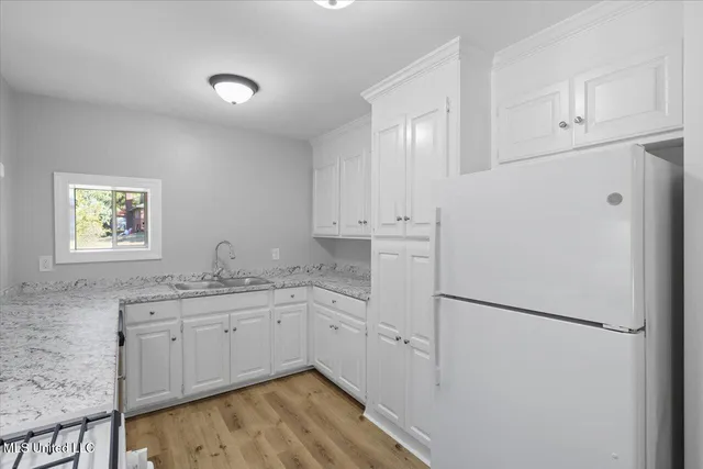 $1,600 | 324 Court Street, Raymond, MS 39154