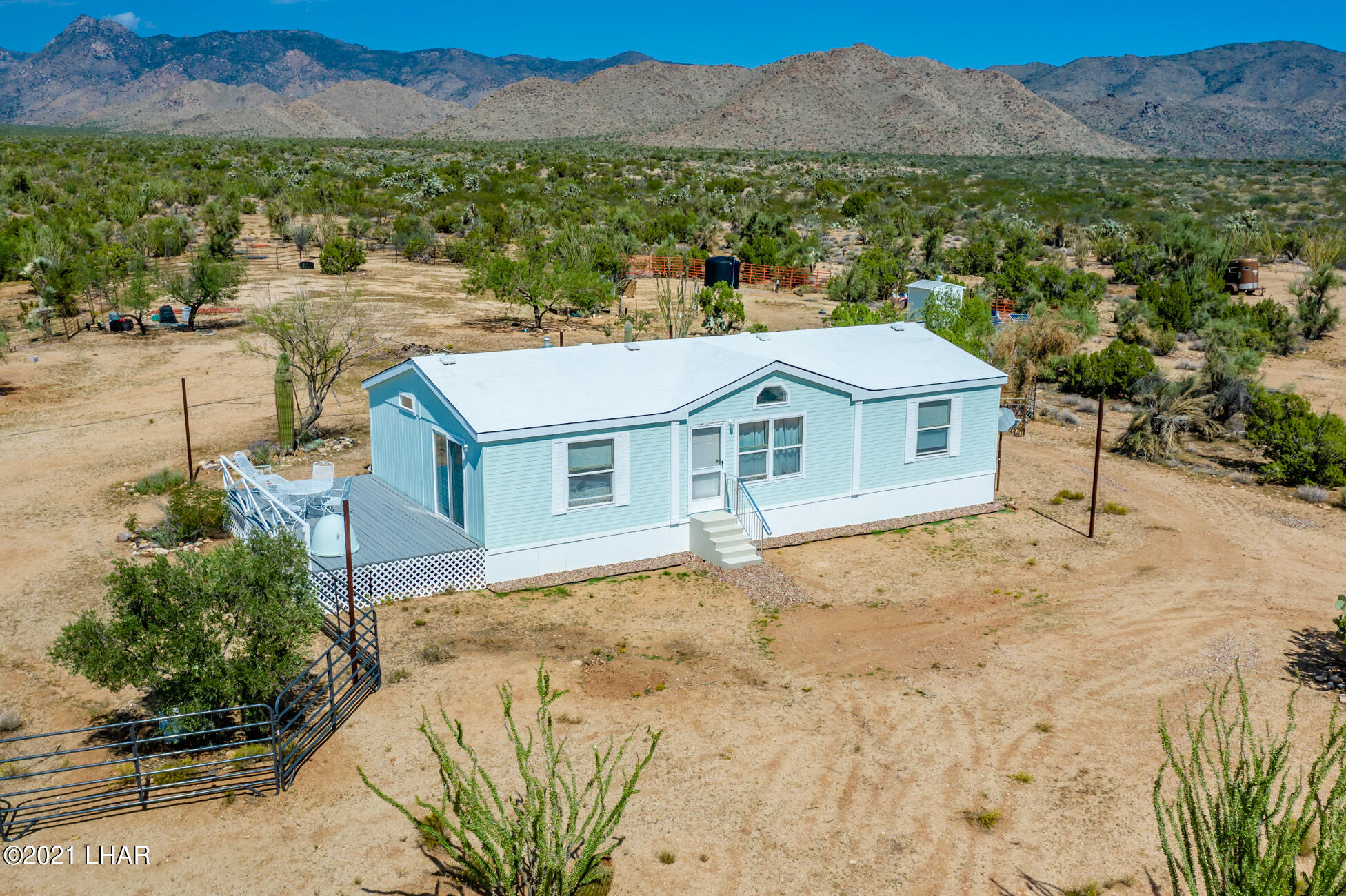 19622 South Cheyenne Road Yucca, AZ 86438 - Photo 2 of 65 Private 40-Acre Ranch *Well* Solar