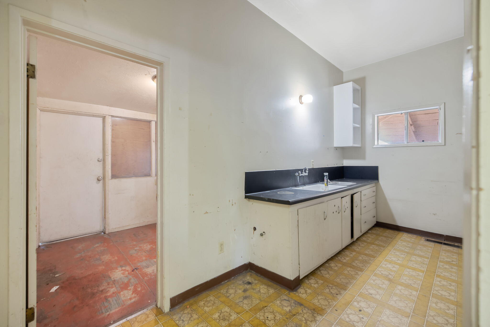 241 South F Street Exeter, CA 93221 - Photo 17 of 34 17-web-or-mls-713A7260