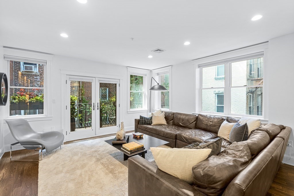 290 North Street, Unit 2 Boston, MA 02113 - Photo 5 of 22