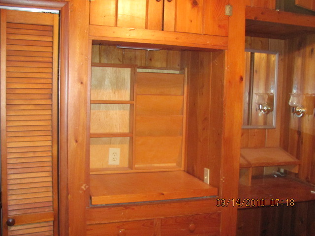 48 Snapper Avenue Key Largo, FL 33037 - Photo 3 of 14 master bedroom built in