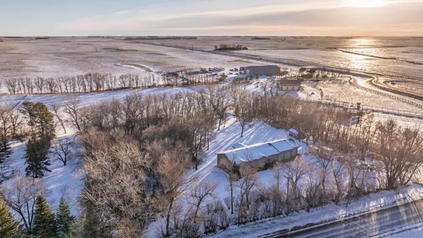 $650,000 | 102 County Road 1, Fessenden, ND 58438