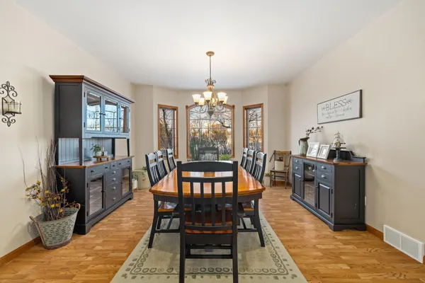 $650,000 | 102 County Road 1, Fessenden, ND 58438