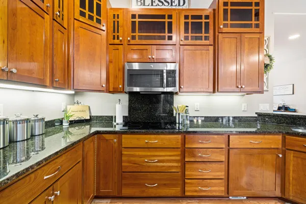 $650,000 | 102 County Road 1, Fessenden, ND 58438