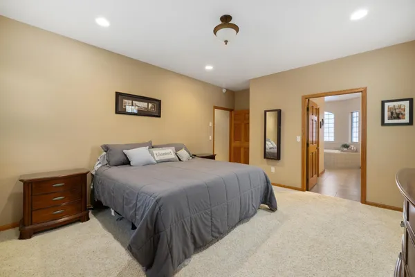 $650,000 | 102 County Road 1, Fessenden, ND 58438