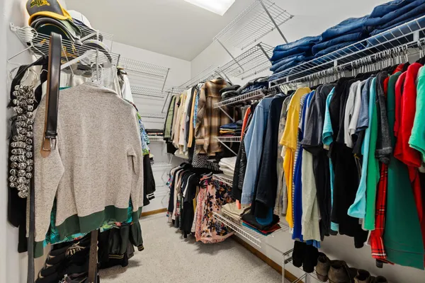 $650,000 | 102 County Road 1, Fessenden, ND 58438