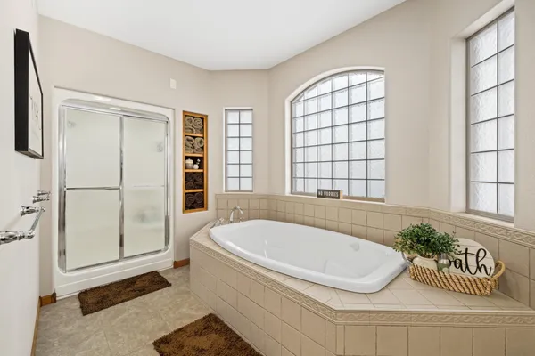 $650,000 | 102 County Road 1, Fessenden, ND 58438