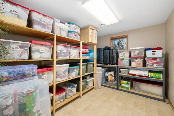 $650,000 | 102 County Road 1, Fessenden, ND 58438