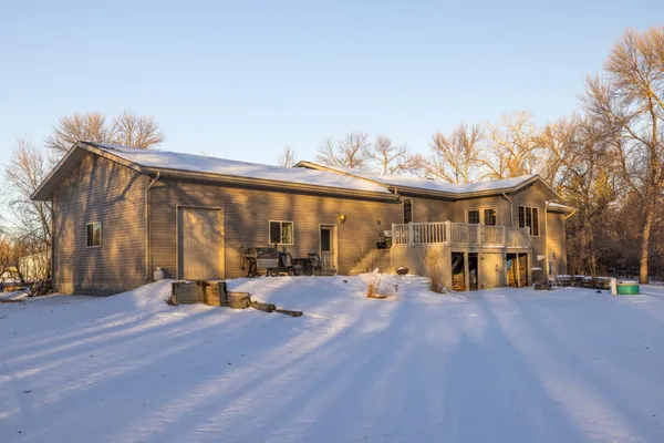 $650,000 | 102 County Road 1, Fessenden, ND 58438
