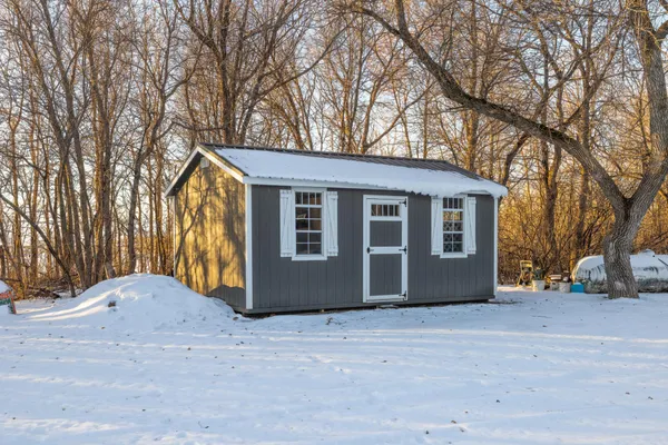 $650,000 | 102 County Road 1, Fessenden, ND 58438