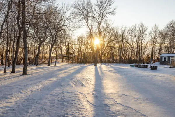 $650,000 | 102 County Road 1, Fessenden, ND 58438