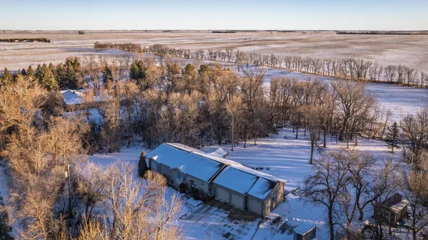 $650,000 | 102 County Road 1, Fessenden, ND 58438